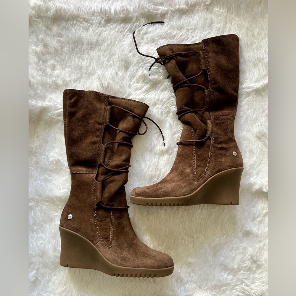✨NWT✨ UGG Elsey Wedge Tall Lace-Up Leather Shearling Boots - Size 7